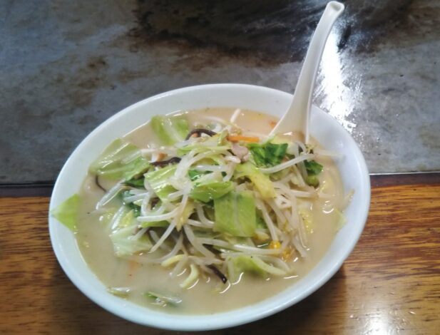 「大衆食堂 かめ屋」のちゃんぽん