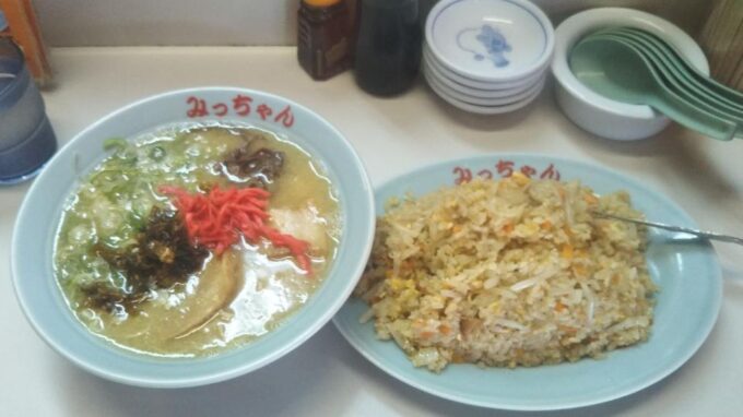 「みっちゃんラーメン」の焼き飯定食