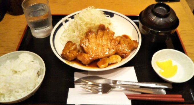 「まんぷく食堂ぎおん亭」のとんてき定食