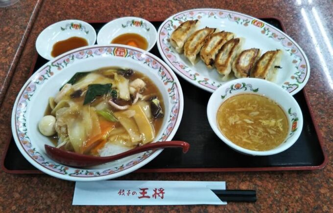 「餃子の王将」の中華飯＋餃子