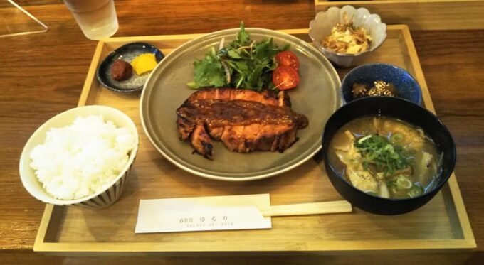 「呑食処 ゆるり」のみそ豚定食