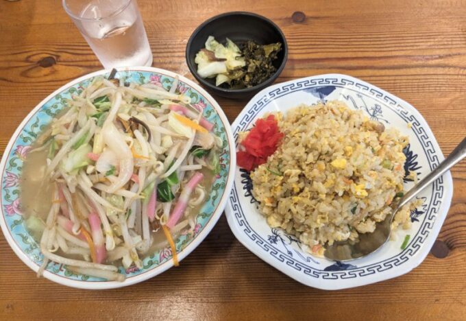 「佐賀ラーメン 喰道楽 鳥栖店」のミニちゃんぽん＆ミニチャーハンセット