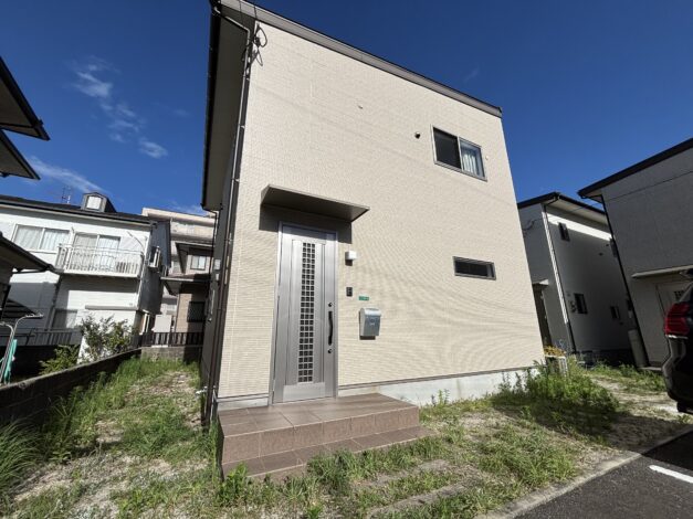 【朱雀２丁目一戸建て貸家 A棟】“書斎のある暮らし”で毎日にゆとりを｜3LDK＋書斎＋P2台