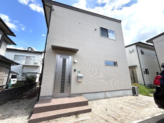 【朱雀２丁目一戸建て貸家 A棟】“書斎のある暮らし”で毎日にゆとりを｜3LDK＋書斎＋P2台