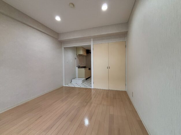 【グラッツェ206号】バイク好き必見！屋内バイク置場のある賃貸！室内洗濯機置き場あり！