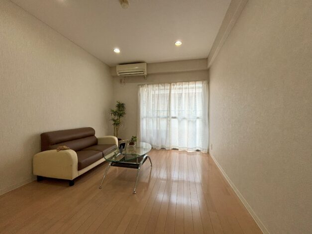 【グラッツェ206号】バイク好き必見！屋内バイク置場のある賃貸！室内洗濯機置き場あり！